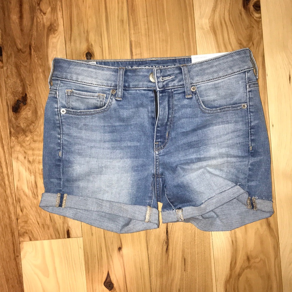 light wash american eagle jean shorts